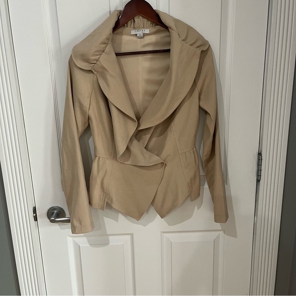 FAVLUX Tan Blazer - Picture 2 of 8